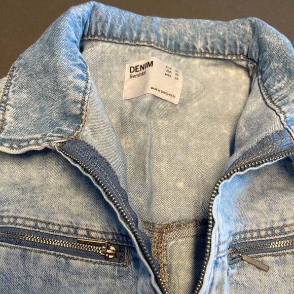 Bershka Bleached denim Jumpsuit with front zipper long sleeves - Picture 15 of 16